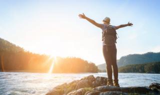 拥抱太阳的女人 拥抱太阳的女人
